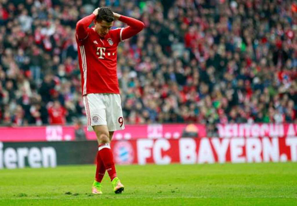 Lewandowski 'nổ súng', Bayern vẫn bị Schalke cầm hòa ngay tại Allianz Arena - Bóng Đá