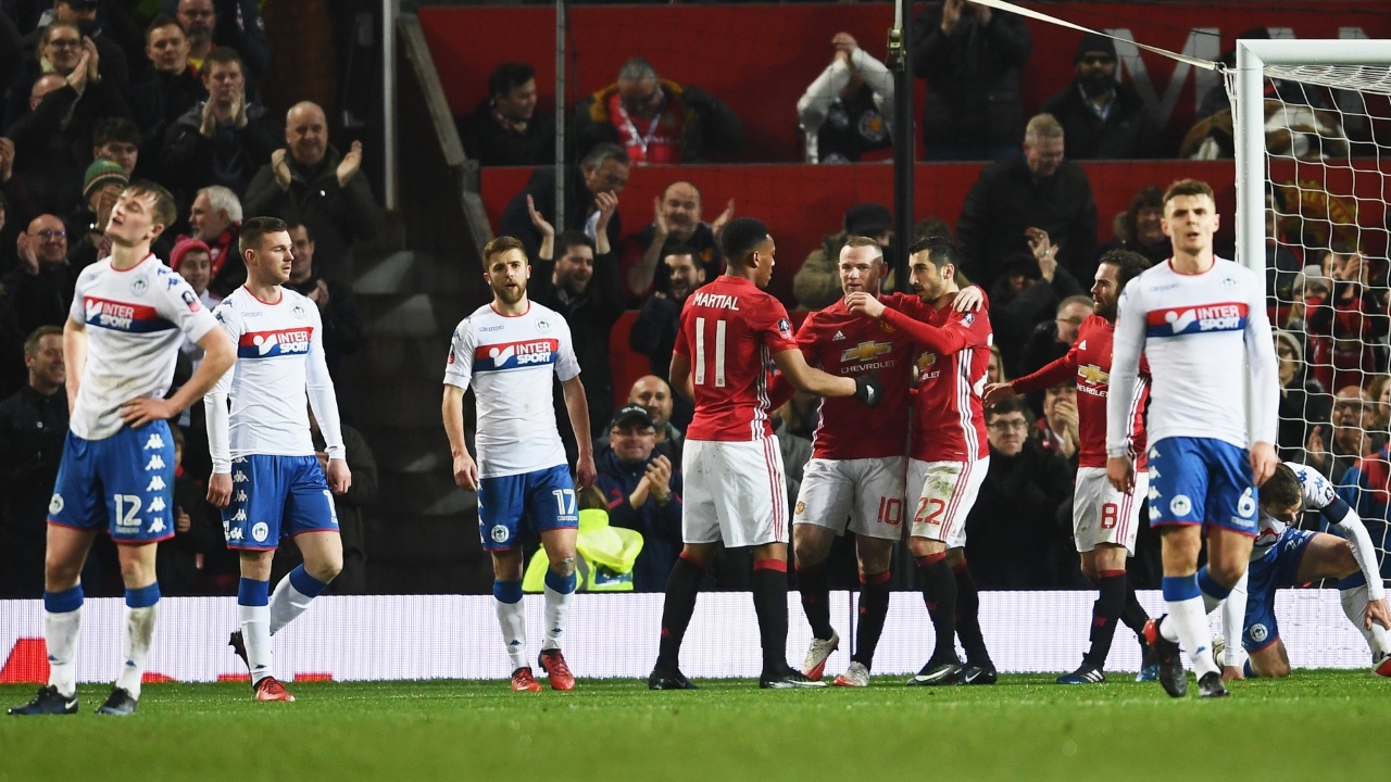 Henrikh Mkhitaryan lại được Man United vinh danh - Bóng Đá