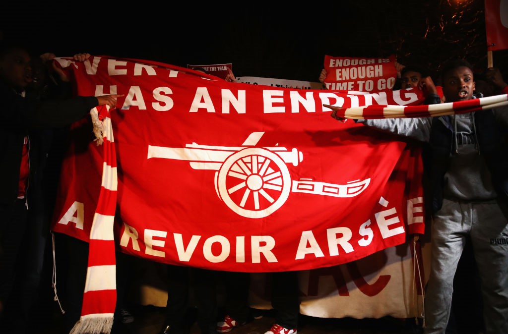 Cổ động viên Arsenal biểu tình đòi HLV Wenger ra đi - Bóng Đá
