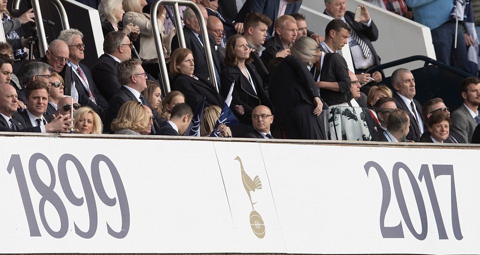 Tottenham vỡ òa trong ngày chia tay sân White Hart Lane - Bóng Đá