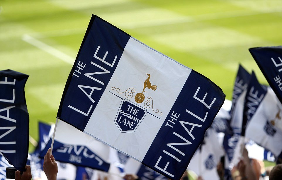 Tottenham vỡ òa trong ngày chia tay sân White Hart Lane - Bóng Đá