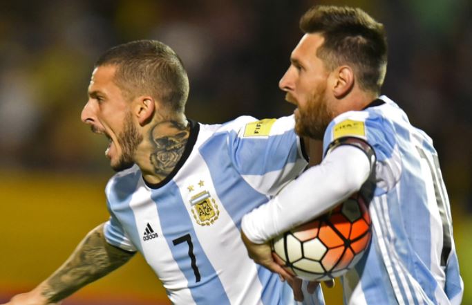 Ghi hat-trick vào lưới Ecuador, Lionel Messi lập thêm kỉ lục - Bóng Đá