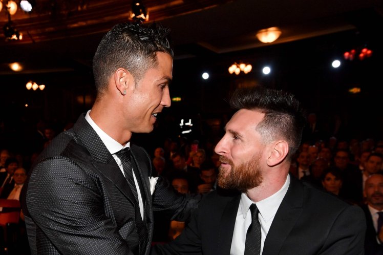 Hé lộ cuộc đối thoại của Messi và Ronaldo đêm trao giải FIFA The Best |  Bóng Đá