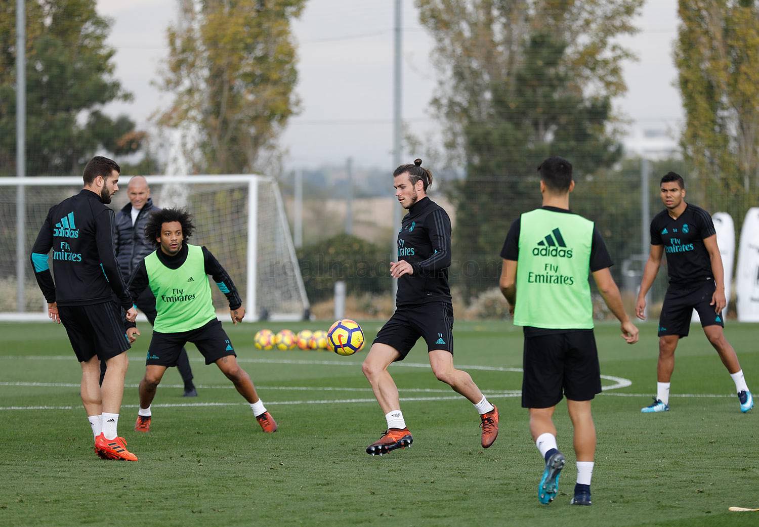 Gareth Bale trở lại, tập luyện sung sức cùng Real - Bóng Đá