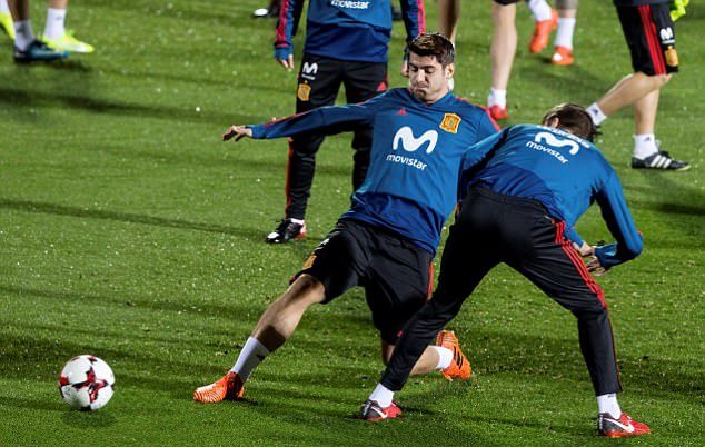 Alvaro Morata và De Gea 'chạm mặt' ở tuyển  - Bóng Đá
