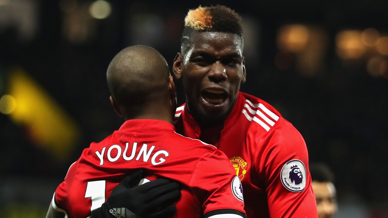 Paul Pogba hay Ashley Young sẽ đá phạt cho Man Utd? - Bóng Đá