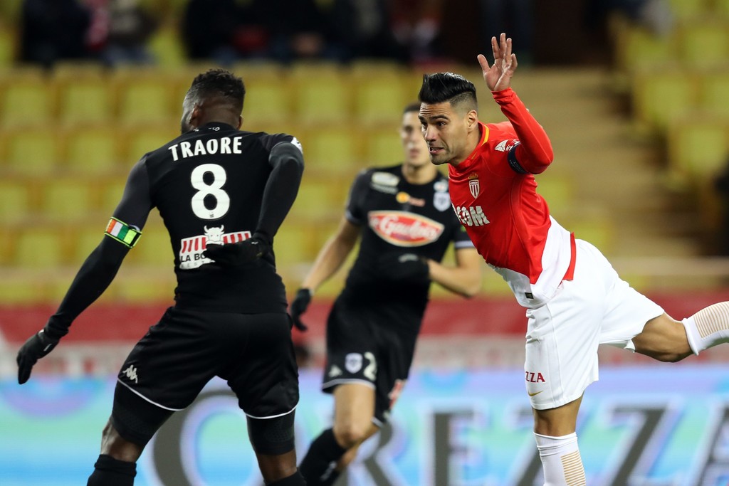 Ghi bàn từ phút thứ 2, Falcao giúp Monaco tạm chiếm ngôi nhì - Bóng Đá
