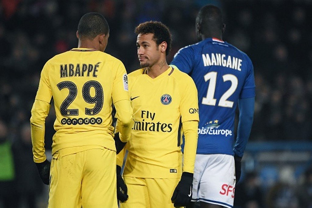 Neymar ngỡ ngàng nhìn PSG nhận thất bại gây sốc trước Strasbourg - Bóng Đá