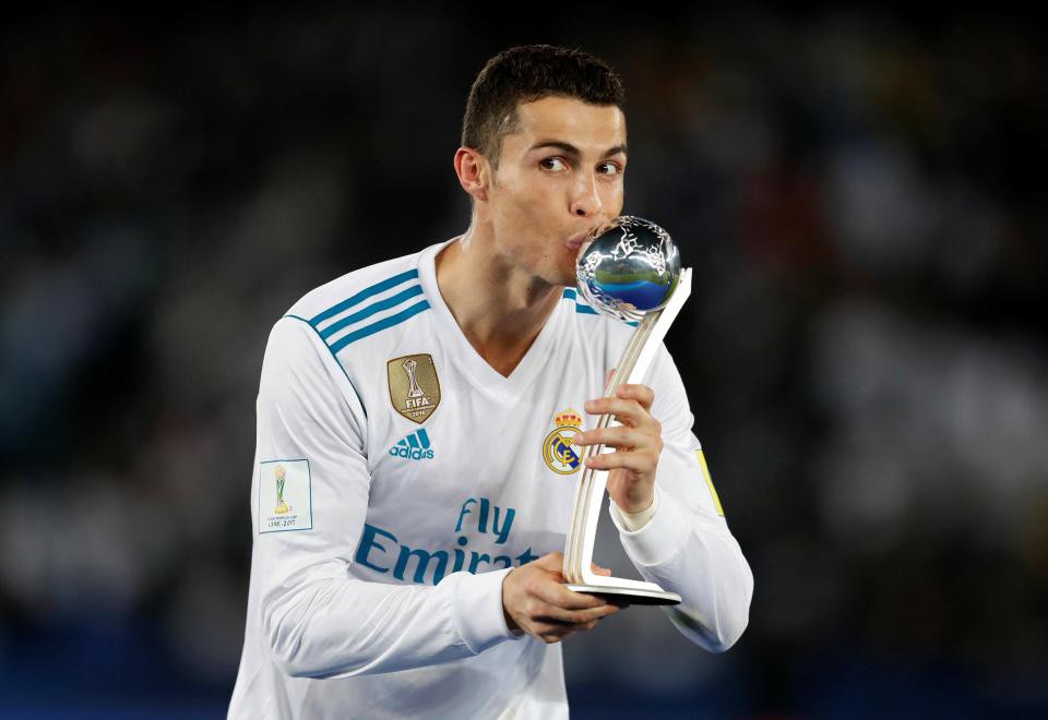 Ronaldo đá phạt cực hiểm giúp Real Madrid vô địch FIFA Club World Cup - Bóng Đá