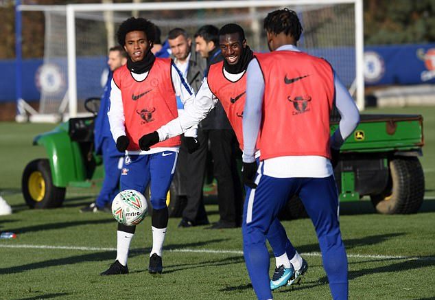 Michy Batshuayi mừng ra mặt khi được HLV Conte hứa trao cơ hội - Bóng Đá