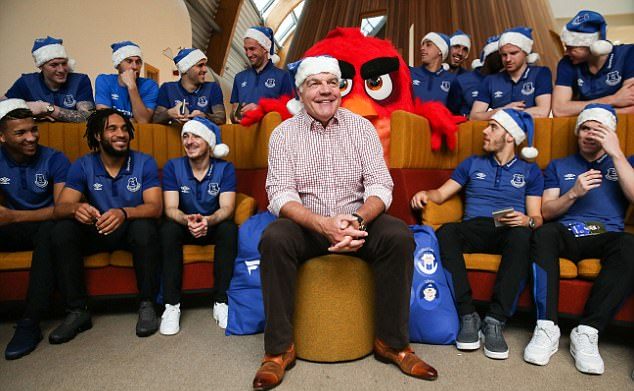 Rooney và đồng đội mang Angry Birds đến bệnh viện nhi - Bóng Đá