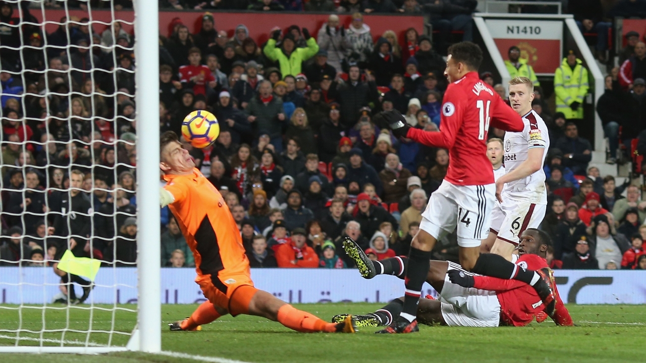 Người hùng Lingard hé lộ thông điệp của Jose Mourinho - Bóng Đá