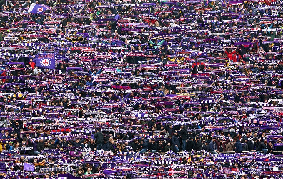 Trận Fiorentina - Benevento dừng lại ở phút 13 để tưởng nhớ Davide Astori  - Bóng Đá