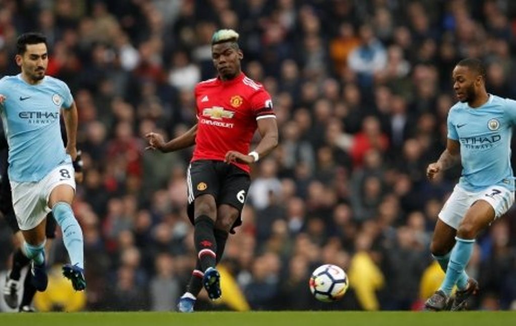 Neville chê Pogba lố bịch khi để tóc xanh - Bóng Đá