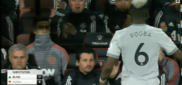 Bị thay ra, Paul Pogba có hành động xem thường Mourinho - Bóng Đá