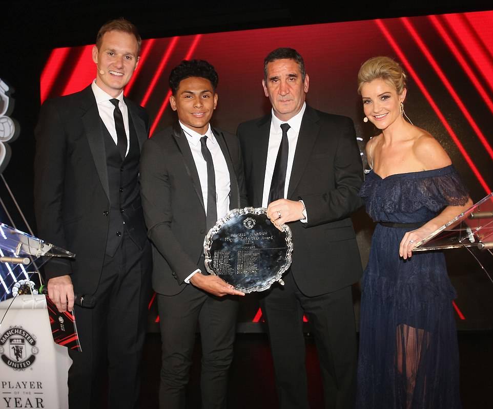 Toàn cảnh lễ trao giải Cầu thủ xuất sắc nhất năm Man Utd - Bóng Đá
