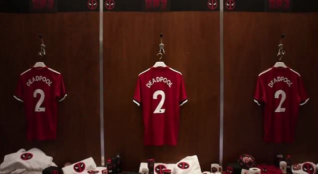 Deadpool cập bến Old Trafford, mang áo số 2 của Lindelof - Bóng Đá