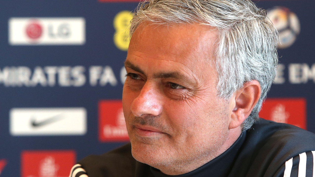 Đối thoại với Jose Mourinho: Đừng nghĩ thắng 6-0 là giải trí - Bóng Đá