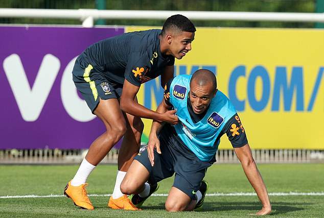 Neymar tập cực sung, sẵn sàng cho World Cup 2018 - Bóng Đá