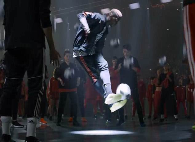 Pogba vận đồ cực chất đóng quảng cáo tiền World Cup
