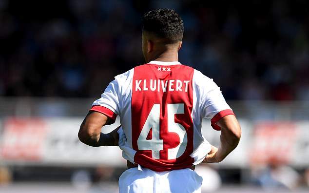 Justin Kluivert chính thức rời Ajax với giá 17.4 triệu bảng - Bóng Đá