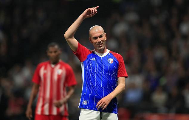Zidane và đồng đội đánh bại đội bóng của HLV Wenger - Bóng Đá