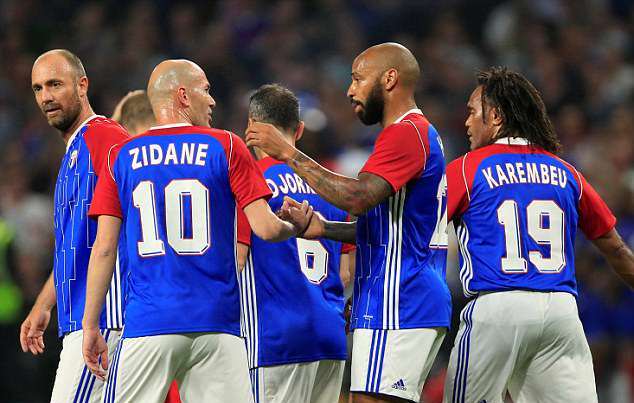 Zidane và đồng đội đánh bại đội bóng của HLV Wenger - Bóng Đá