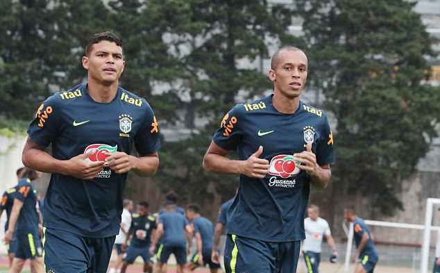 Con trai Neymar tới sân - Bóng Đá