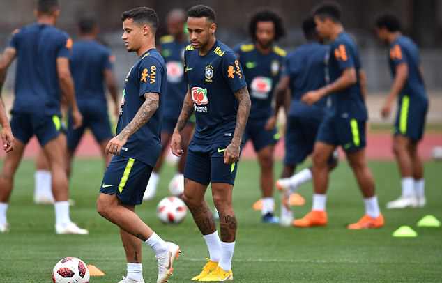 Con trai Neymar tới sân - Bóng Đá