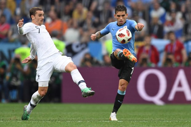 Fan Arsenal mừng ra mặt sau thất bại của Uruguay - Bóng Đá