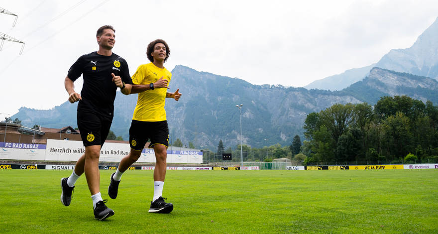 Sao tuyển Bỉ tươi như hoa trong ngày đầu ở Dortmund - Bóng Đá