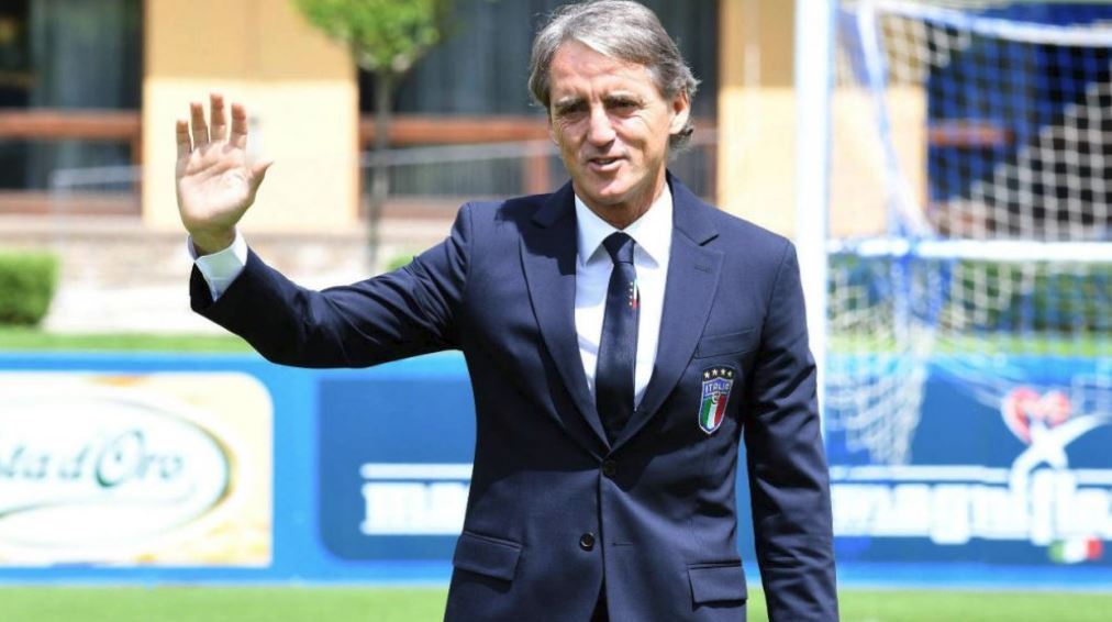 CHOÁNG với body khủng của Roberto Mancini ở tuổi 55 - Bóng Đá