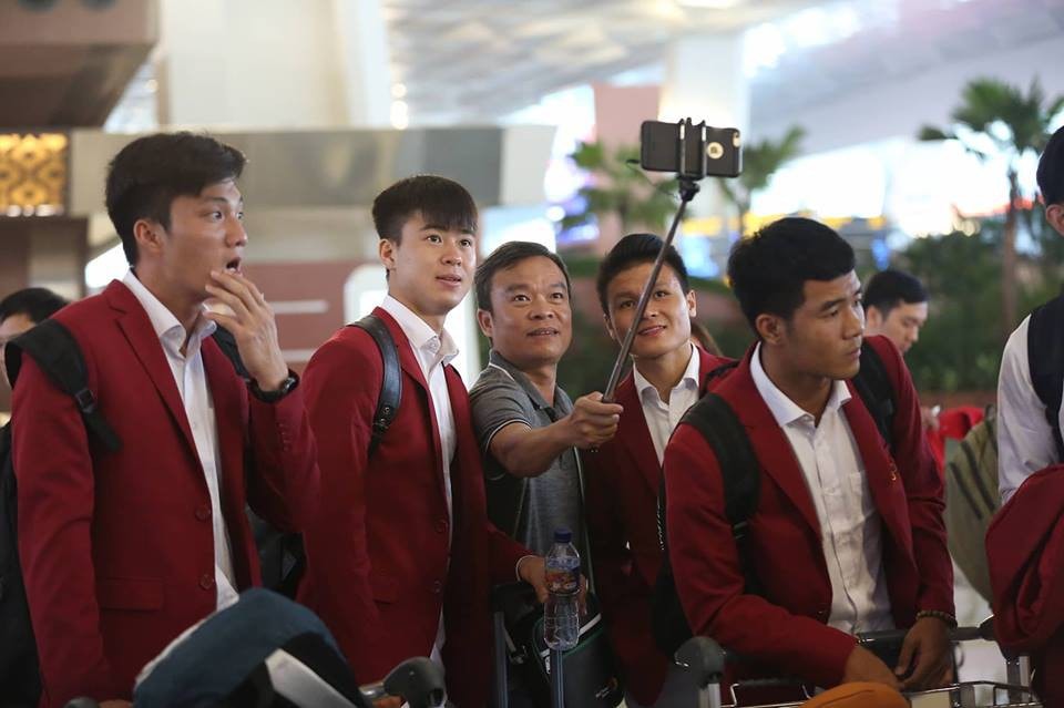 U23 Việt Nam về sân bay - Bóng Đá