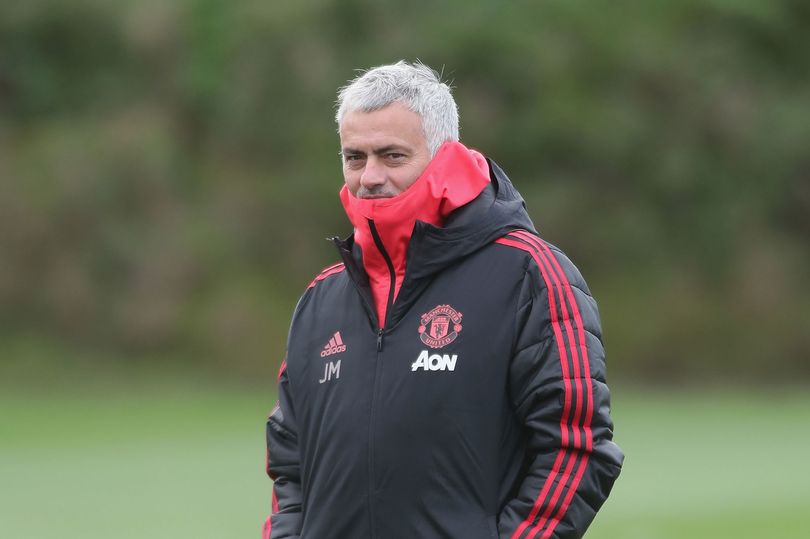 Ngay trước trận đánh lớn, Mourinho có động thái bất ngờ - Bóng Đá