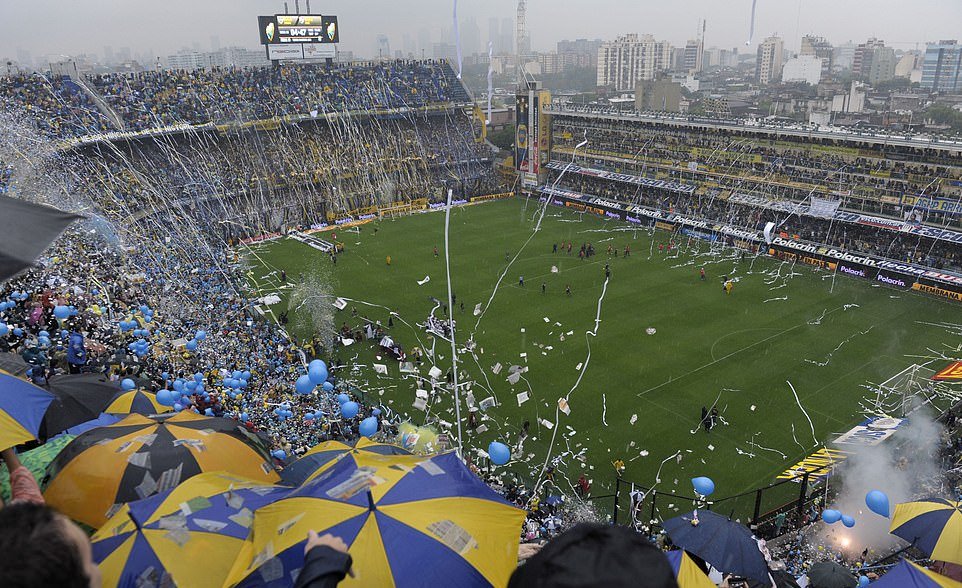 Choáng ngợp với khung cảnh hoành tráng khi River Plate đụng độ Boca Juniors - Bóng Đá