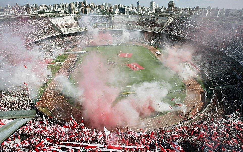 Choáng ngợp với khung cảnh hoành tráng khi River Plate đụng độ Boca Juniors - Bóng Đá