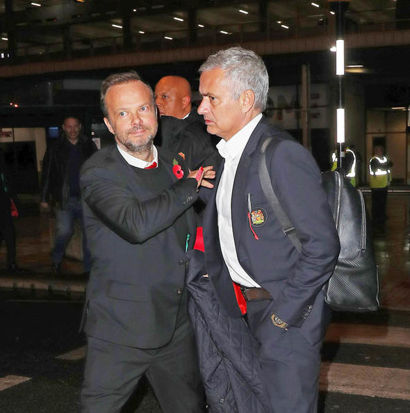 Woodward và Mourinho ở sân bay - Bóng Đá