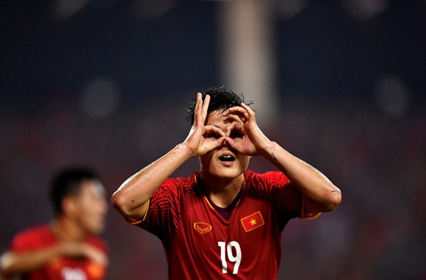 Nóng! Quang Hải lọt vào danh sách đề cử Cầu thủ hay nhất Châu Á 2018 - Bóng Đá