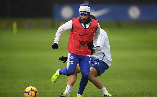Bị buộc tội 'phản thầy', Hazard vẫn không để tâm