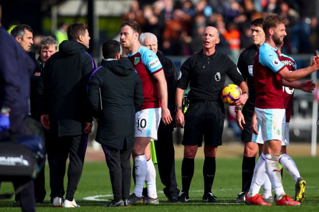 Tottenham thua đau, HLV Pochettino gây hấn với trọng tài Mike Dean - Bóng Đá