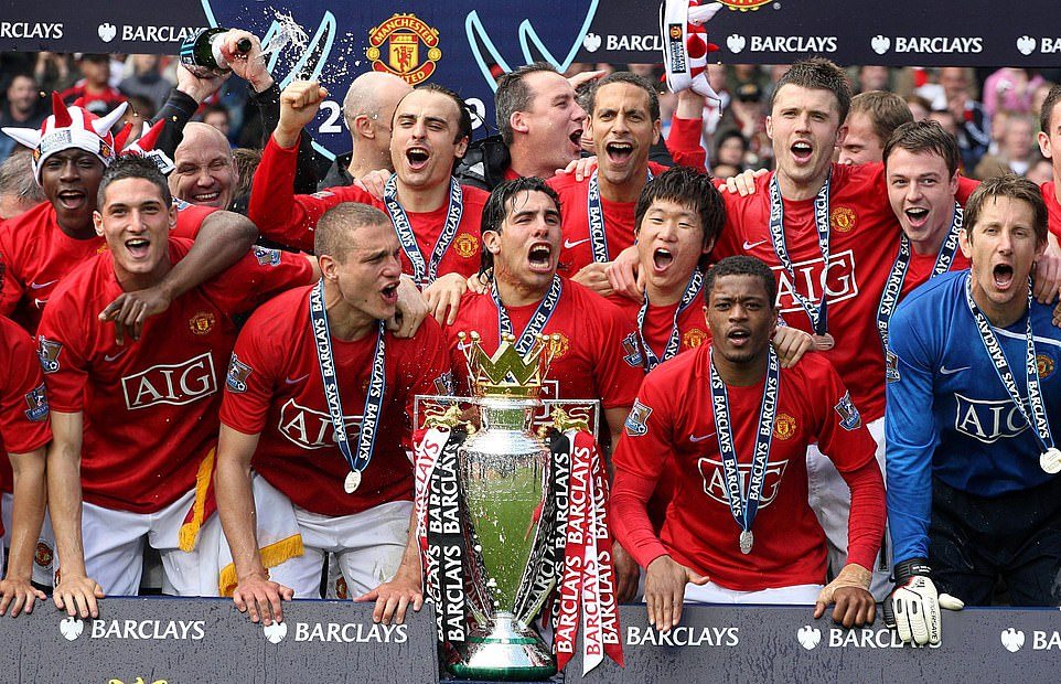 Ten years ago, Federico Macheda's late wondergoal all but won Manchester United the title and broke Liverpool hearts... so what ever happened to him? - Bóng Đá