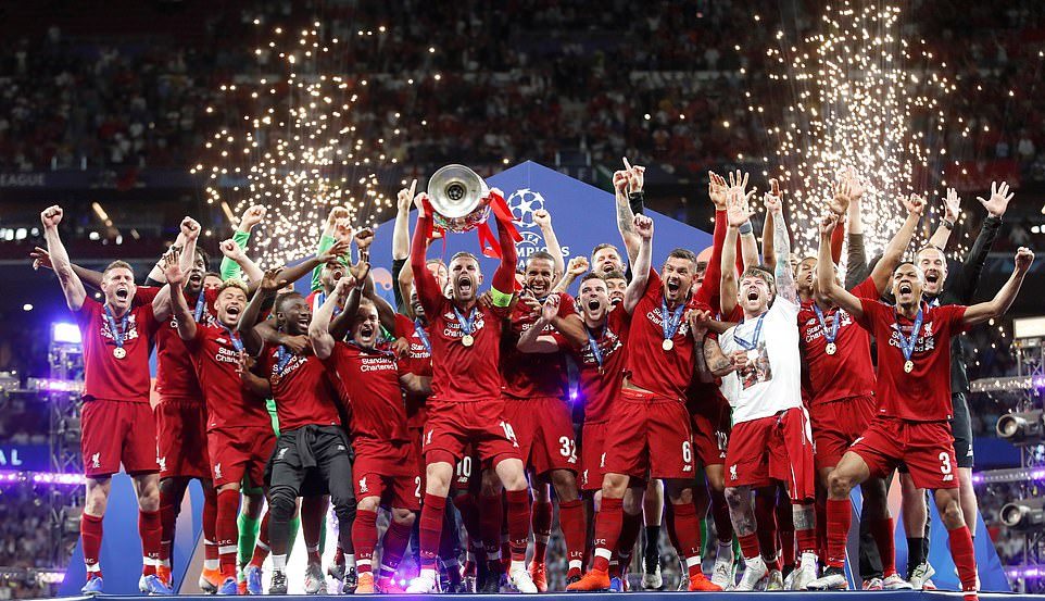 Fan Liverpool ăn mừng - Bóng Đá
