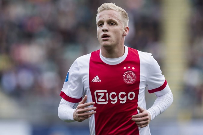Được Man Utd hỏi mua, tiền vệ trung tâm Ajax đáp lời - Bóng Đá