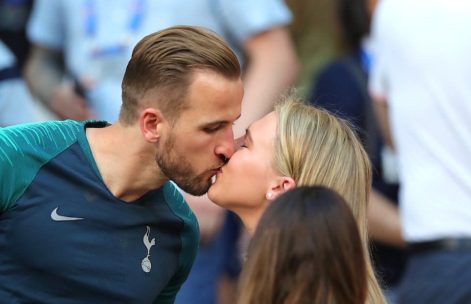 Harry Kane đám cưới - Ảnh - Bóng Đá