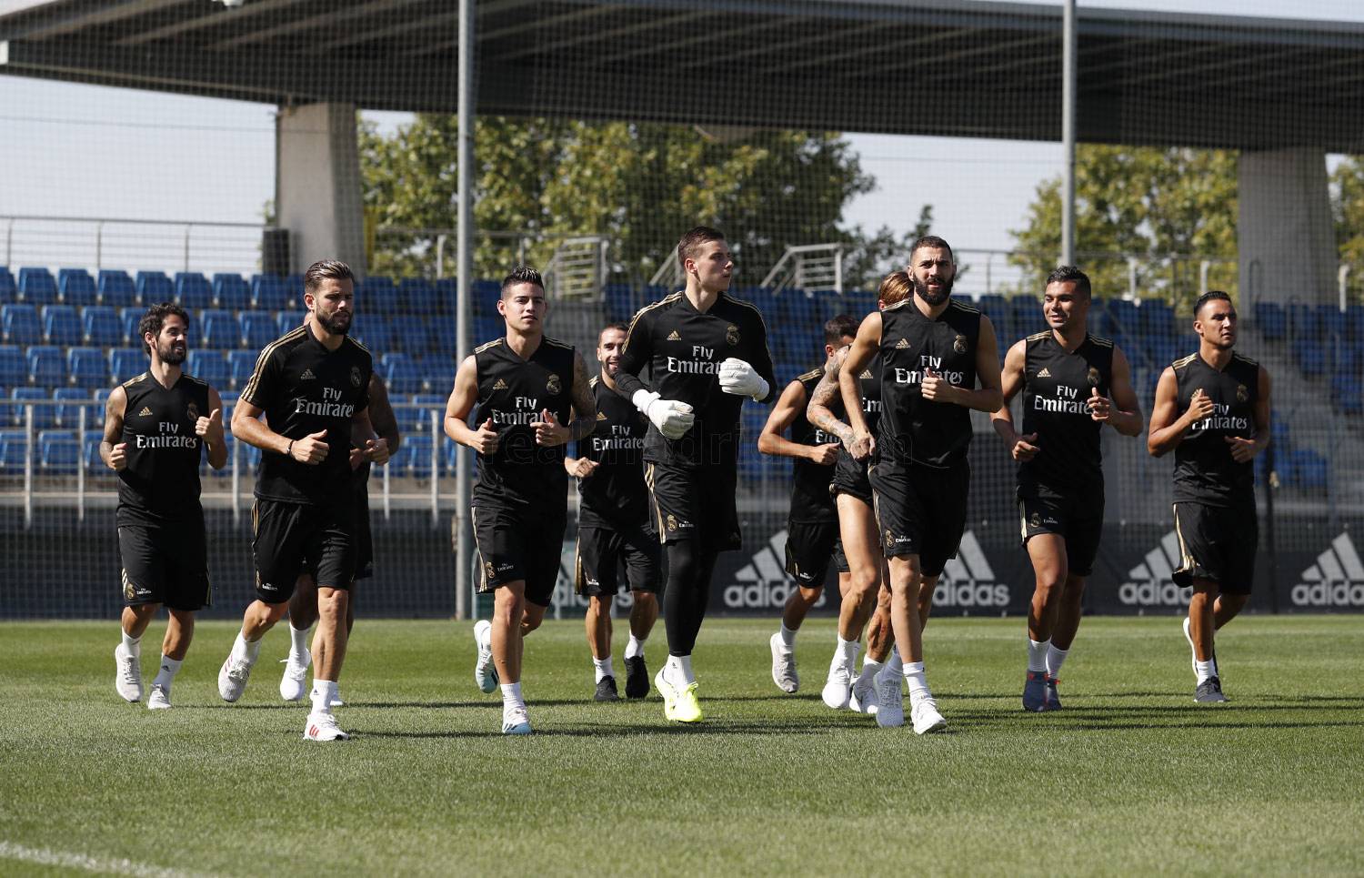Real Madrid tập luyện - Bóng Đá