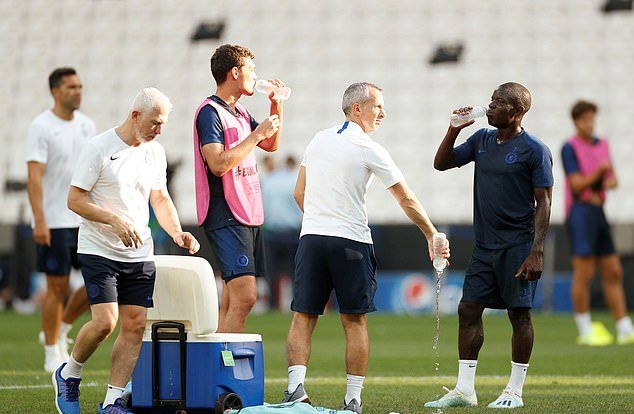 N'Golo Kante trains with Chelsea in Istanbul - but Blues face being without him AGAIN  - Bóng Đá