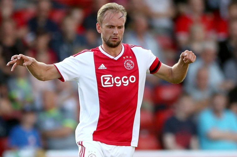 Những bản hợp đồng 'thảm họa' của Van der Sar ở Ajax - Bóng Đá