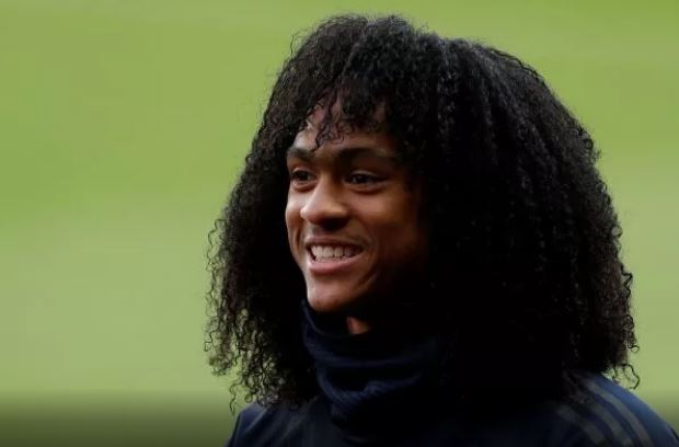 Manchester United: Fans slate Tahith Chong after Rochdale performance - Bóng Đá
