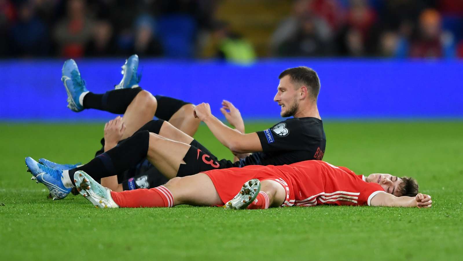 Man Utd winger Daniel James insists he was not knocked out during heavy collision in Wales draw - Bóng Đá