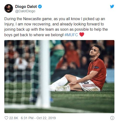 Manchester United: Fans not impressed by Diogo Dalot injury update - Bóng Đá